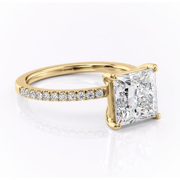 Inel de logodnă Cordelia din aur Galben 18kt cu moissanite tăietură princess – Profil pătrat rafinată pentru profil înalt | Personalizează și configurează gratuit online [1]