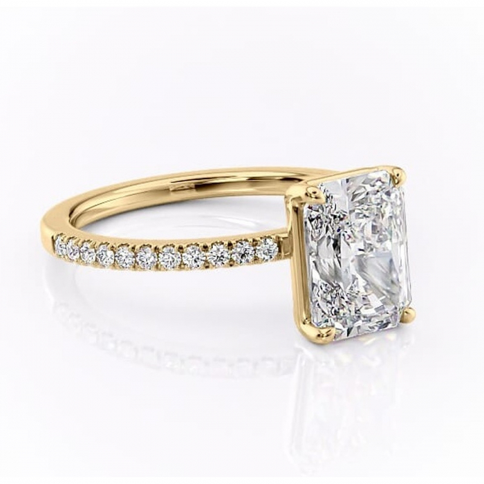 Inel de logodnă Cordelia din aur Galben 14kt cu moissanite tăietură radiantă – Profil pătrat rafinată pentru profil înalt | Personalizează și configurează gratuit online [1]