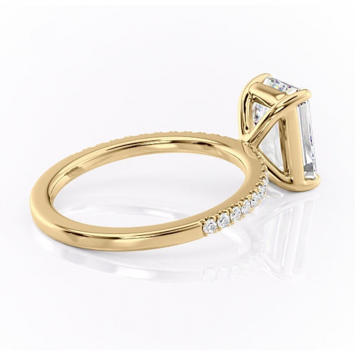 Inel de logodnă Cordelia din aur Galben 18kt cu moissanite tăietură smarald – Profil pătrat rafinată pentru profil înalt | Personalizează și configurează gratuit online [3]