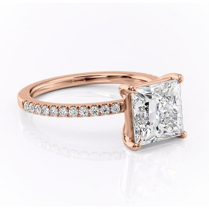 Inel de logodnă Cordelia din aur Rose 18kt cu moissanite tăietură princess – Profil pătrat rafinată pentru profil înalt | Personalizează și configurează gratuit online [1]