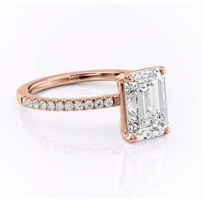 Inel de logodnă Cordelia din aur Rose 14kt cu moissanite tăietură smarald – Profil pătrat rafinată pentru profil înalt | Personalizează și configurează gratuit online [1]