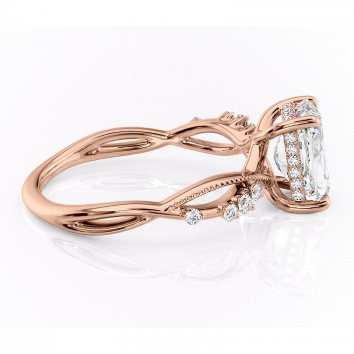 Inel de logodnă Crystal din aur Rose 14kt cu moissanite tăietură radiantă – Pietre laterale rafinată pentru profil mediu | Personalizează și configurează gratuit online [2]