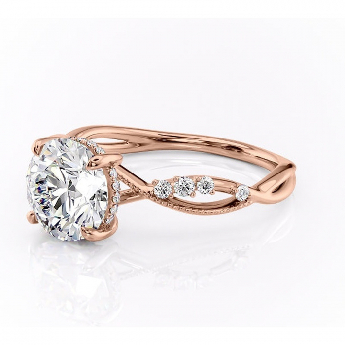 Inel de logodnă Crystal din aur Rose 14kt cu moissanite tăietură rotundă – Pietre laterale rafinată pentru profil mediu | Personalizează și configurează gratuit online [7]