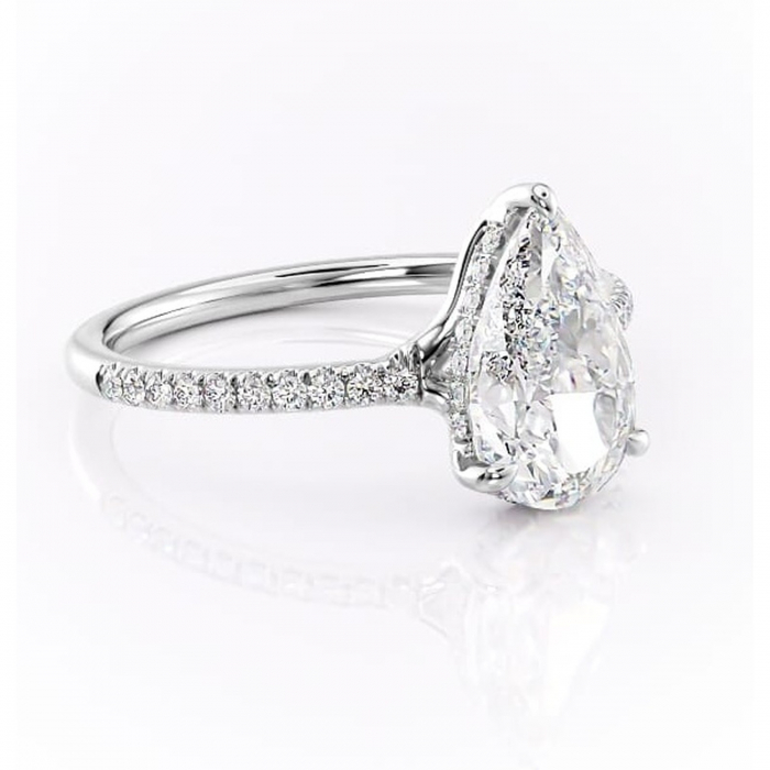 Inel de logodnă Daisy din aur Alb 14kt cu moissanite tăietură pară – Montură pavé rafinată pentru profil jos | Personalizează și configurează gratuit online [1]