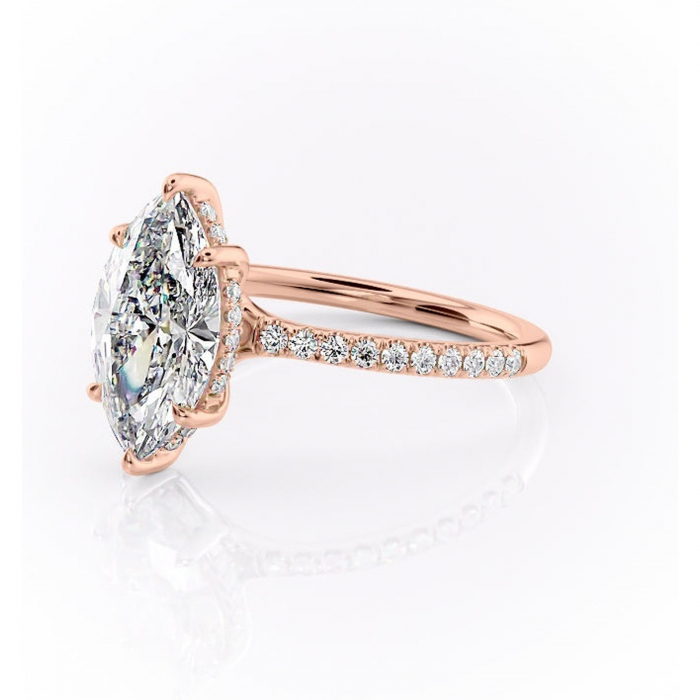 Inel de logodnă Daisy din aur Rose 14kt cu moissanite tăietură marquise – Montură pavé rafinată pentru profil jos | Personalizează și configurează gratuit online [7]