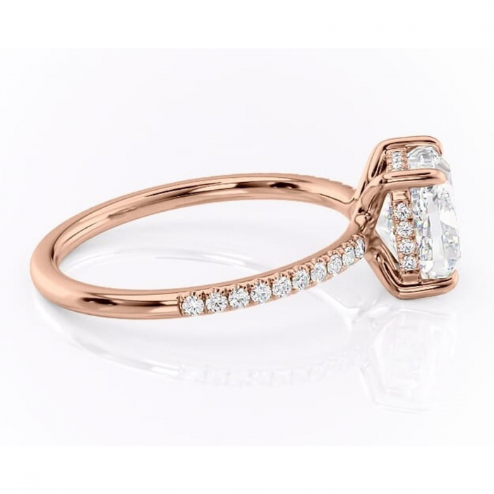 Inel de logodnă Daisy din aur Rose 18kt cu moissanite tăietură pernă – Montură pavé rafinată pentru profil jos | Personalizează și configurează gratuit online [2]