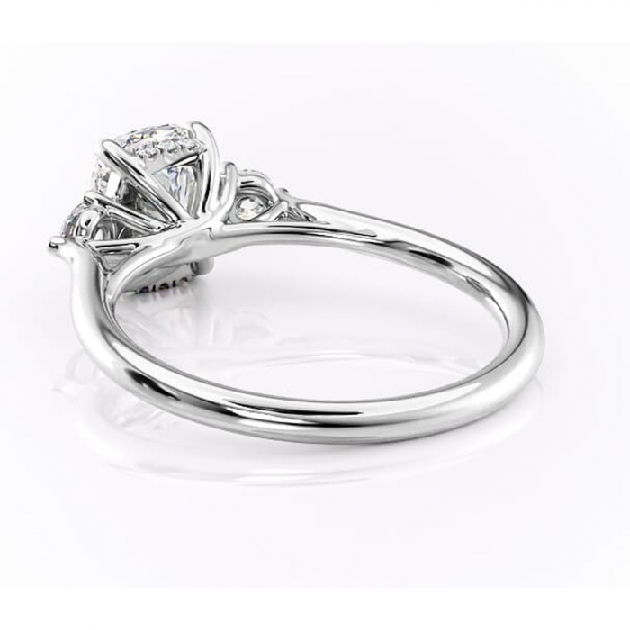 Inel de logodnă Delphine din aur Alb 14kt cu moissanite tăietură asscher – Montură cu trei pietre rafinată pentru profil mediu | Personalizează și configurează gratuit online [4]