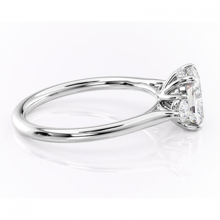 Inel de logodnă Delphine din aur Alb 14kt cu moissanite tăietură asscher – Montură cu trei pietre rafinată pentru profil mediu | Personalizează și configurează gratuit online [2]