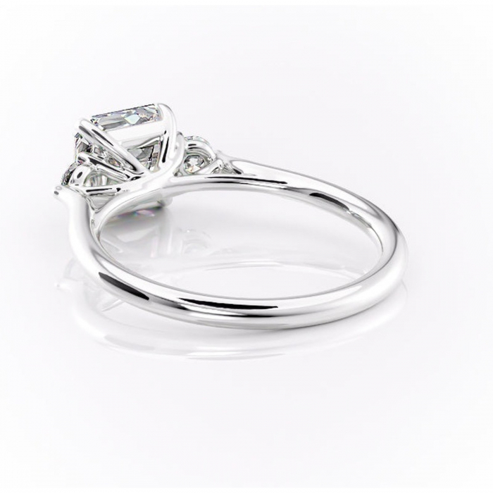 Inel de logodnă Delphine din aur Alb 14kt cu moissanite tăietură asscher – Montură cu trei pietre rafinată pentru profil mediu | Personalizează și configurează gratuit online [4]