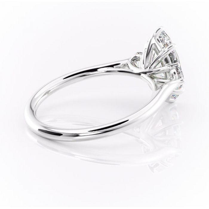 Inel de logodnă Delphine din aur Alb 14kt cu moissanite tăietură marquise – Montură cu trei pietre rafinată pentru profil mediu | Personalizează și configurează gratuit online [3]