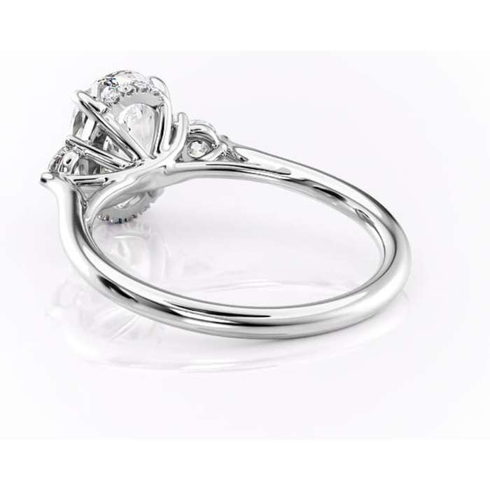 Inel de logodnă Delphine din aur Alb 14kt cu moissanite tăietură ovală – Montură cu trei pietre rafinată pentru profil mediu | Personalizează și configurează gratuit online [4]