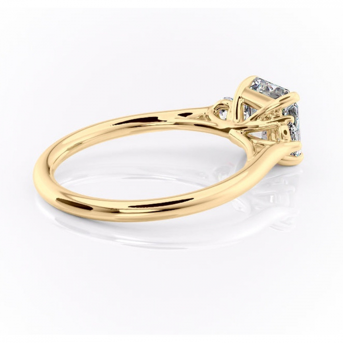 Inel de logodnă Delphine din aur Galben 14kt cu moissanite tăietură asscher – Montură cu trei pietre rafinată pentru profil mediu | Personalizează și configurează gratuit online [3]
