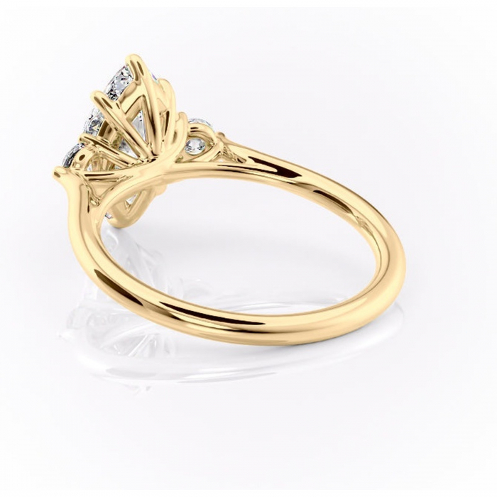 Inel de logodnă Delphine din aur Galben 18kt cu moissanite tăietură marquise – Montură cu trei pietre rafinată pentru profil mediu | Personalizează și configurează gratuit online [4]