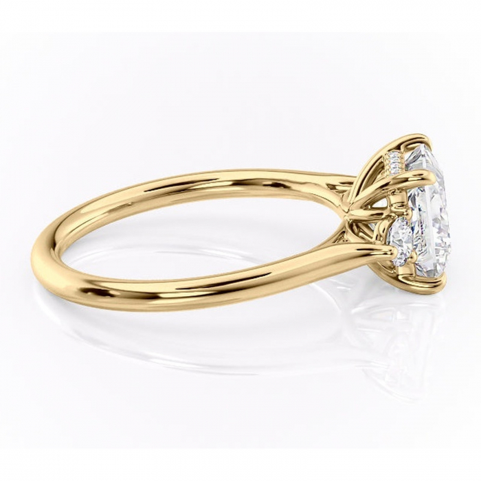 Inel de logodnă Delphine din aur Galben 14kt cu moissanite tăietură princess – Montură cu trei pietre rafinată pentru profil mediu | Personalizează și configurează gratuit online [2]