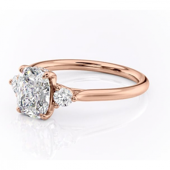 Inel de logodnă Delphine din aur Rose 14kt cu moissanite tăietură asscher – Montură cu trei pietre rafinată pentru profil mediu | Personalizează și configurează gratuit online [7]