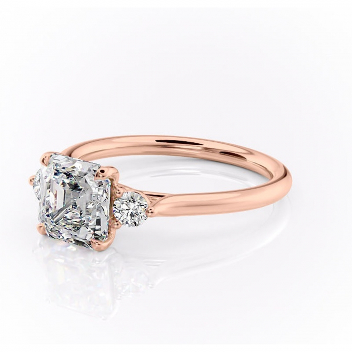 Inel de logodnă Delphine din aur Rose 14kt cu moissanite tăietură asscher – Montură cu trei pietre rafinată pentru profil mediu | Personalizează și configurează gratuit online [7]