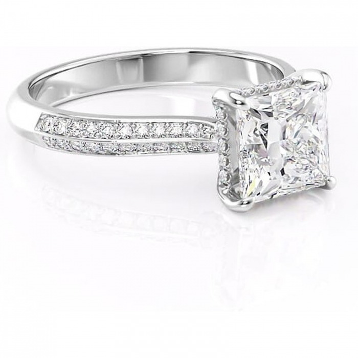 Inel de logodnă Elara din aur Alb 18kt cu moissanite tăietură princess – Montură pavé rafinată pentru profil înalt | Personalizează și configurează gratuit online [1]