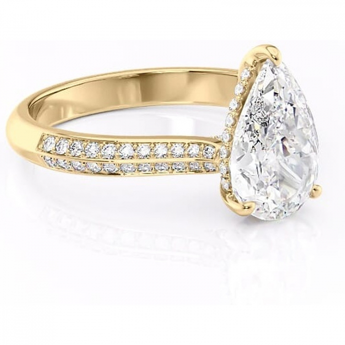 Inel de logodnă Elara din aur Galben 18kt cu moissanite tăietură pară – Montură pavé rafinată pentru profil înalt | Personalizează și configurează gratuit online [1]