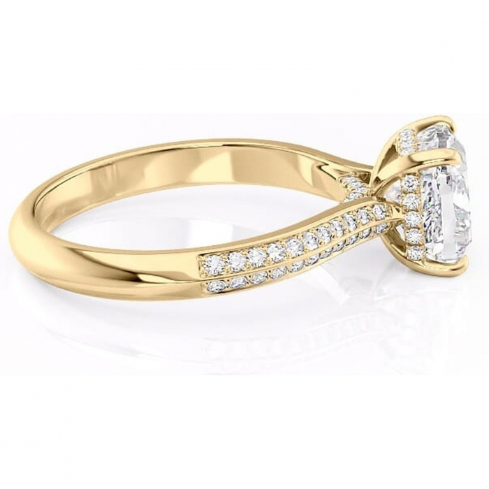 Inel de logodnă Elara din aur Galben 18kt cu moissanite tăietură pernă – Montură pavé rafinată pentru profil înalt | Personalizează și configurează gratuit online [2]