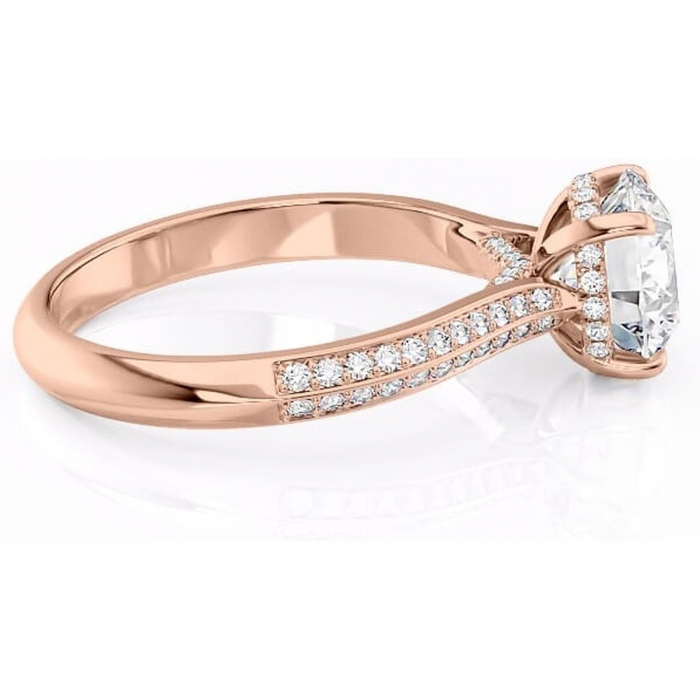 Inel de logodnă Elara din aur Rose 14kt cu moissanite tăietură rotundă – Montură pavé rafinată pentru profil înalt | Personalizează și configurează gratuit online [2]