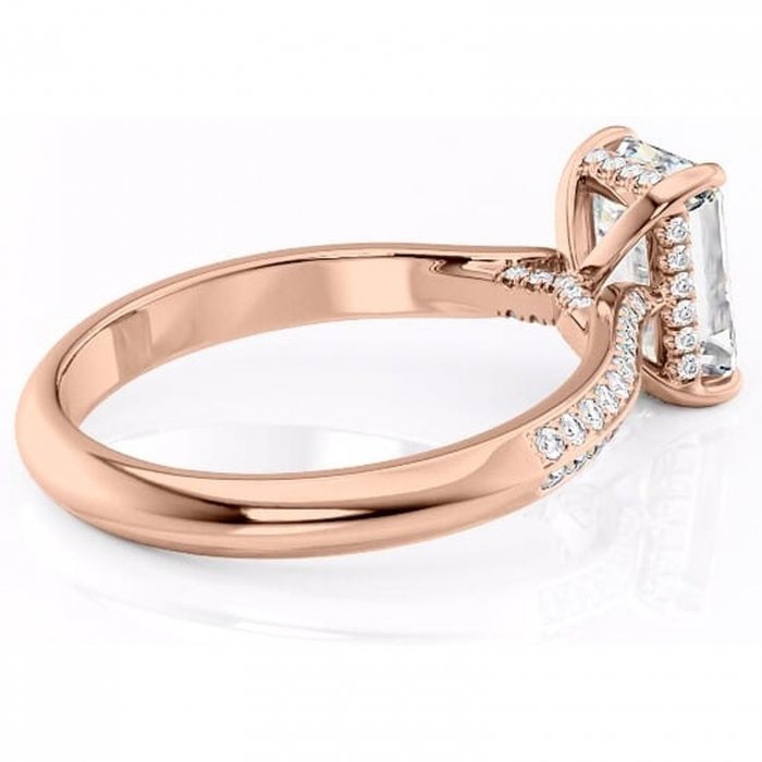 Inel de logodnă Elara din aur Rose 14kt cu moissanite tăietură smarald – Montură pavé rafinată pentru profil înalt | Personalizează și configurează gratuit online [3]