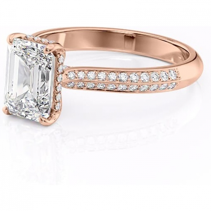 Inel de logodnă Elara din aur Rose 14kt cu moissanite tăietură smarald – Montură pavé rafinată pentru profil înalt | Personalizează și configurează gratuit online [7]