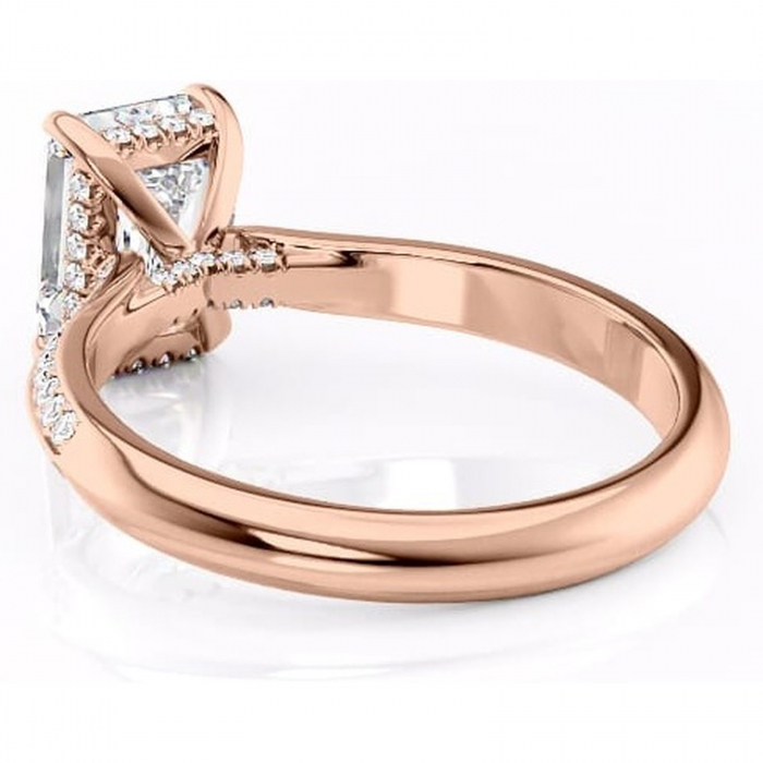 Inel de logodnă Elara din aur Rose 14kt cu moissanite tăietură smarald – Montură pavé rafinată pentru profil înalt | Personalizează și configurează gratuit online [4]