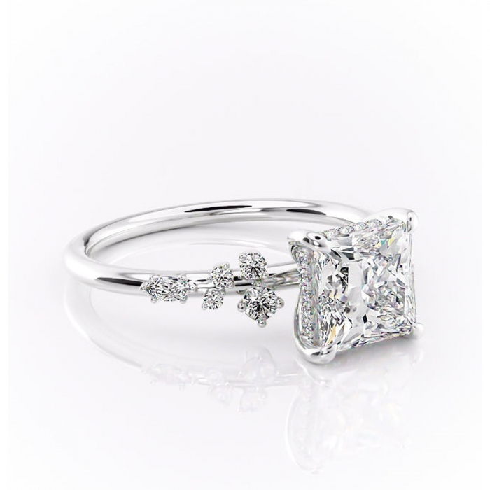 Inel de logodnă Elaris din aur Alb 14kt cu moissanite tăietură princess – Pietre laterale rafinată pentru profil înalt | Personalizează și configurează gratuit online [1]