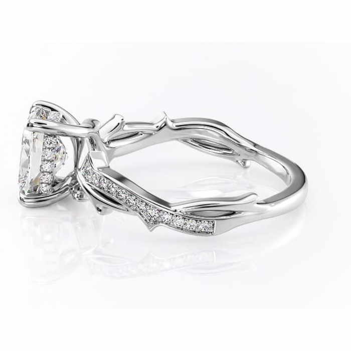 Inel de logodnă Eleanor din aur Alb 14kt cu moissanite tăietură pernă – Montură pavé rafinată pentru profil mediu | Personalizează și configurează gratuit online [6]