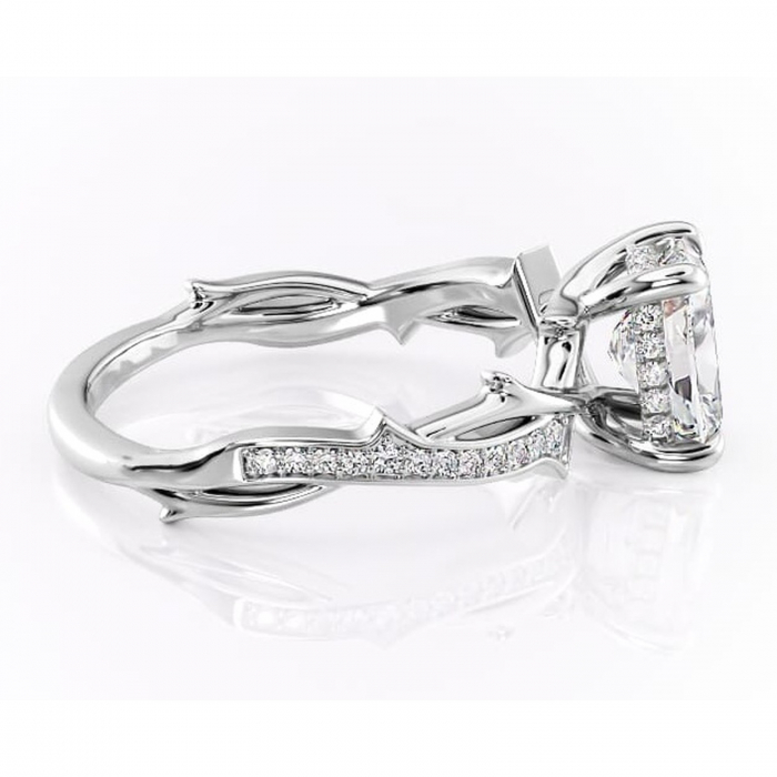 Inel de logodnă Eleanor din aur Alb 14kt cu moissanite tăietură pernă – Montură pavé rafinată pentru profil mediu | Personalizează și configurează gratuit online [2]