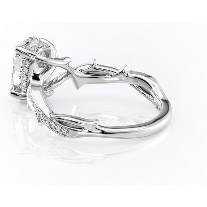 Inel de logodnă Eleanor din aur Alb 14kt cu moissanite tăietură ovală – Montură pavé rafinată pentru profil mediu | Personalizează și configurează gratuit online [5]