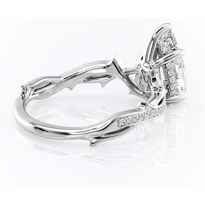 Inel de logodnă Eleanor din aur Alb 18kt cu moissanite tăietură pară – Montură pavé rafinată pentru profil mediu | Personalizează și configurează gratuit online [3]