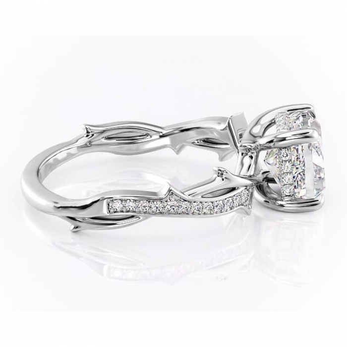 Inel de logodnă Eleanor din aur Alb 14kt cu moissanite tăietură pernă – Montură pavé rafinată pentru profil mediu | Personalizează și configurează gratuit online [2]