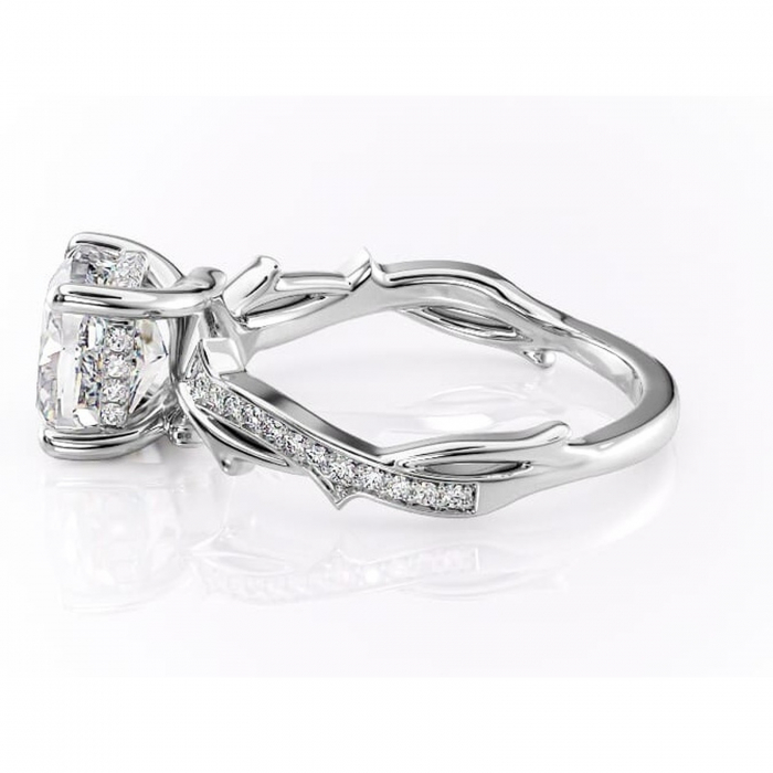 Inel de logodnă Eleanor din aur Alb 14kt cu moissanite tăietură pernă – Montură pavé rafinată pentru profil mediu | Personalizează și configurează gratuit online [6]