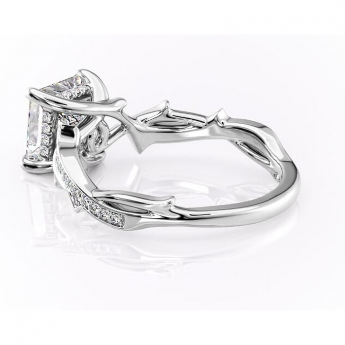 Inel de logodnă Eleanor din aur Alb 14kt cu moissanite tăietură princess – Montură pavé rafinată pentru profil mediu | Personalizează și configurează gratuit online [5]