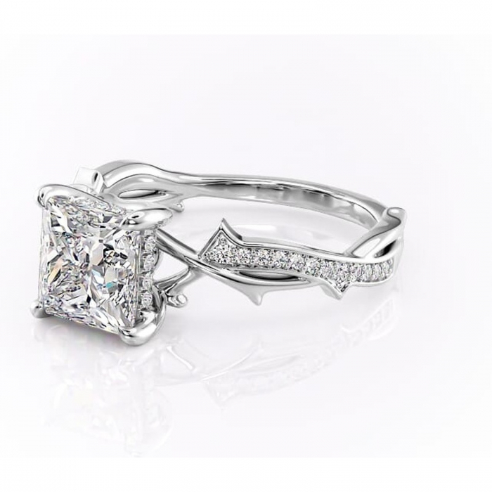 Inel de logodnă Eleanor din aur Alb 14kt cu moissanite tăietură princess – Montură pavé rafinată pentru profil mediu | Personalizează și configurează gratuit online [7]