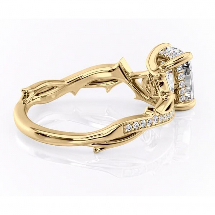 Inel de logodnă Eleanor din aur Galben 14kt cu moissanite tăietură pernă – Montură pavé rafinată pentru profil mediu | Personalizează și configurează gratuit online [3]