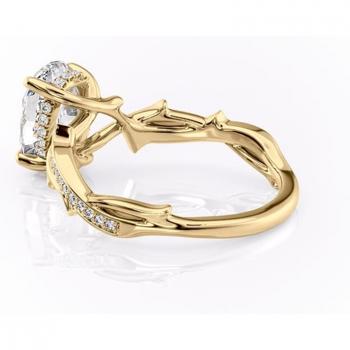 Inel de logodnă Eleanor din aur Galben 14kt cu moissanite tăietură ovală – Montură pavé rafinată pentru profil mediu | Personalizează și configurează gratuit online [5]