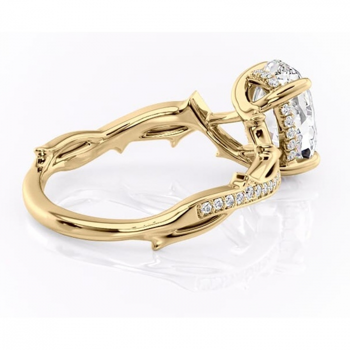Inel de logodnă Eleanor din aur Galben 14kt cu moissanite tăietură ovală – Montură pavé rafinată pentru profil mediu | Personalizează și configurează gratuit online [3]