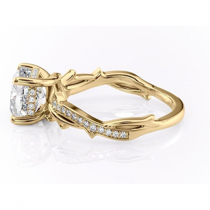 Inel de logodnă Eleanor din aur Galben 14kt cu moissanite tăietură pernă – Montură pavé rafinată pentru profil mediu | Personalizează și configurează gratuit online [6]