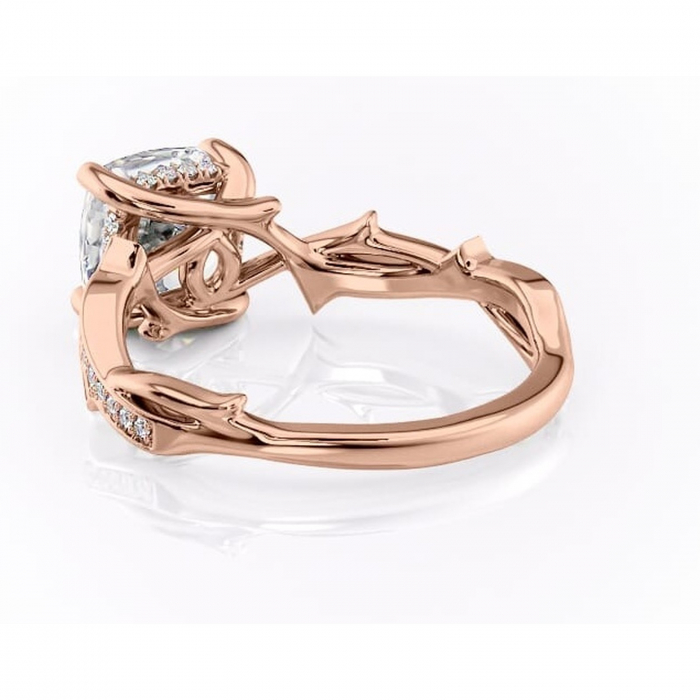 Inel de logodnă Eleanor din aur Rose 14kt cu moissanite tăietură pernă – Montură pavé rafinată pentru profil mediu | Personalizează și configurează gratuit online [4]