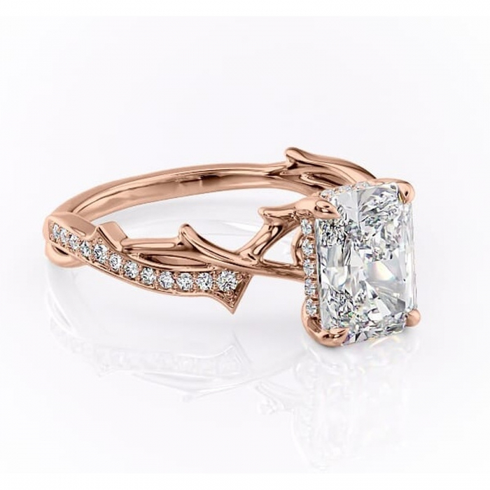 Inel de logodnă Eleanor din aur Rose 14kt cu moissanite tăietură radiantă – Montură pavé rafinată pentru profil mediu | Personalizează și configurează gratuit online [1]