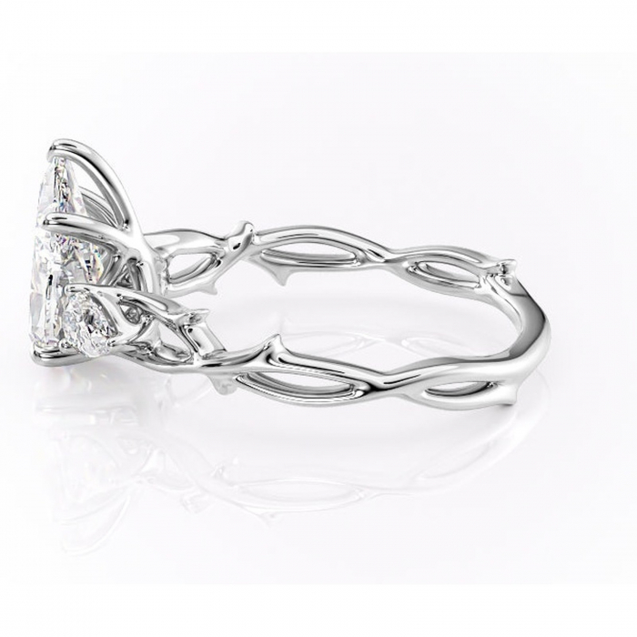 Inel de logodnă Elira din aur Alb 14kt cu moissanite tăietură pară – Montură cu trei pietre rafinată pentru profil mediu | Personalizează și configurează gratuit online [6]