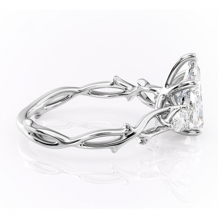 Inel de logodnă Elira din aur Alb 14kt cu moissanite tăietură pară – Montură cu trei pietre rafinată pentru profil mediu | Personalizează și configurează gratuit online [2]