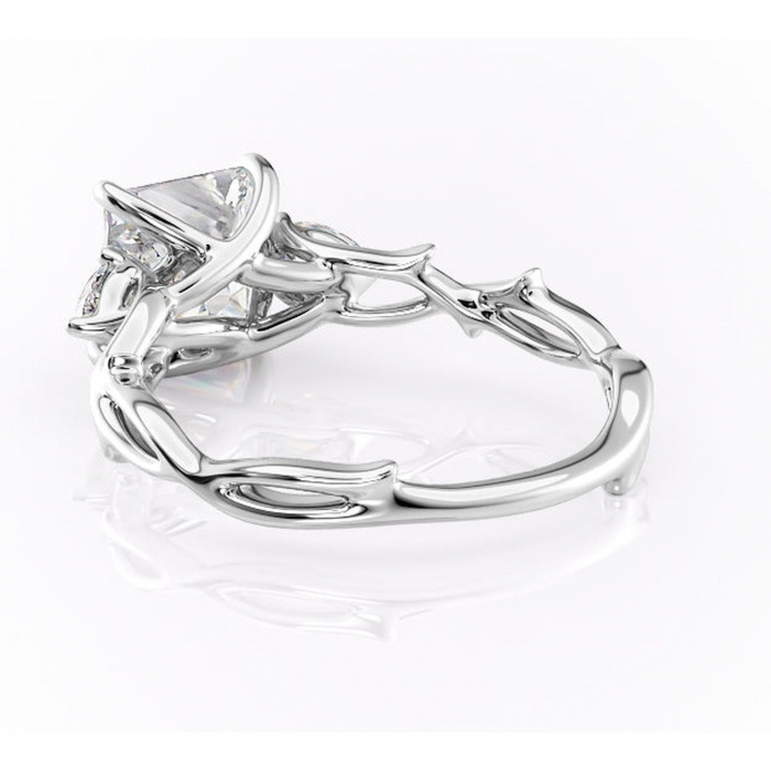 Inel de logodnă Elira din aur Alb 14kt cu moissanite tăietură princess – Montură cu trei pietre rafinată pentru profil mediu | Personalizează și configurează gratuit online [4]