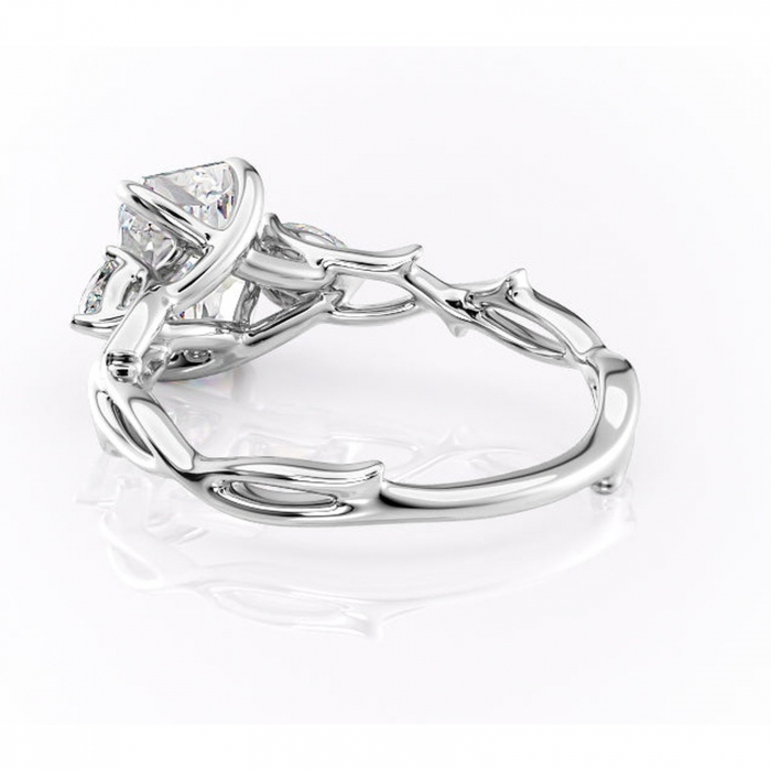 Inel de logodnă Elira din aur Alb 14kt cu moissanite tăietură radiantă – Montură cu trei pietre rafinată pentru profil mediu | Personalizează și configurează gratuit online [4]