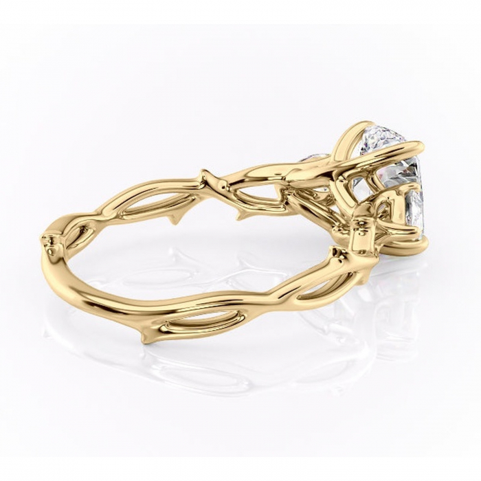 Inel de logodnă Elira din aur Galben 14kt cu moissanite tăietură asscher – Montură cu trei pietre rafinată pentru profil mediu | Personalizează și configurează gratuit online [3]