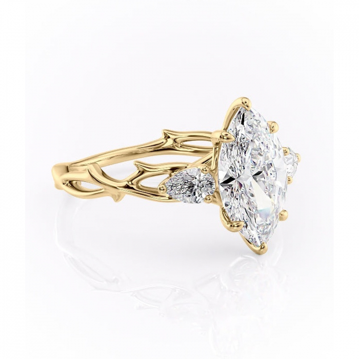 Inel de logodnă Elira din aur Galben 14kt cu moissanite tăietură marquise – Montură cu trei pietre rafinată pentru profil mediu | Personalizează și configurează gratuit online [1]