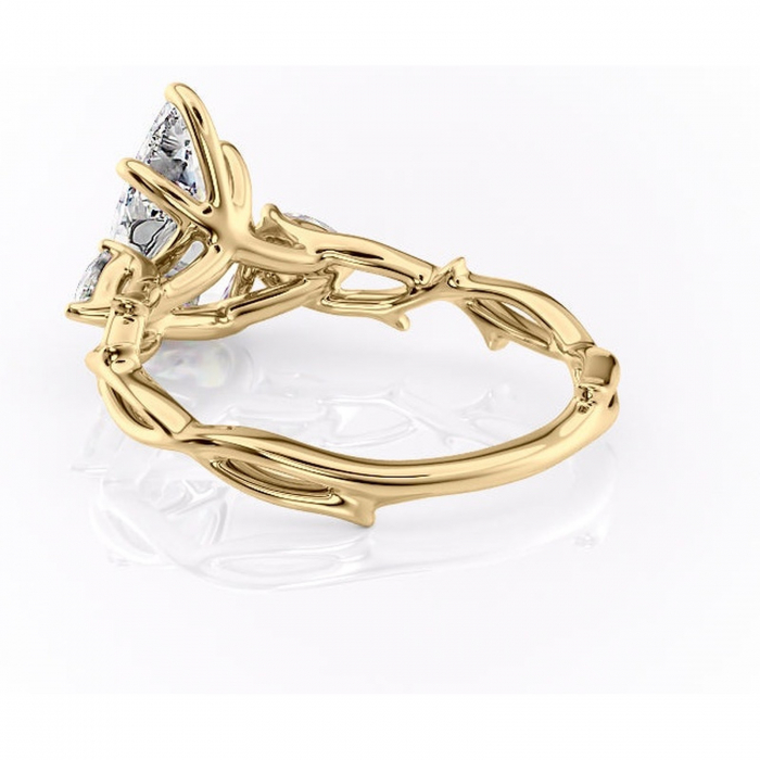 Inel de logodnă Elira din aur Galben 14kt cu moissanite tăietură pară – Montură cu trei pietre rafinată pentru profil mediu | Personalizează și configurează gratuit online [4]