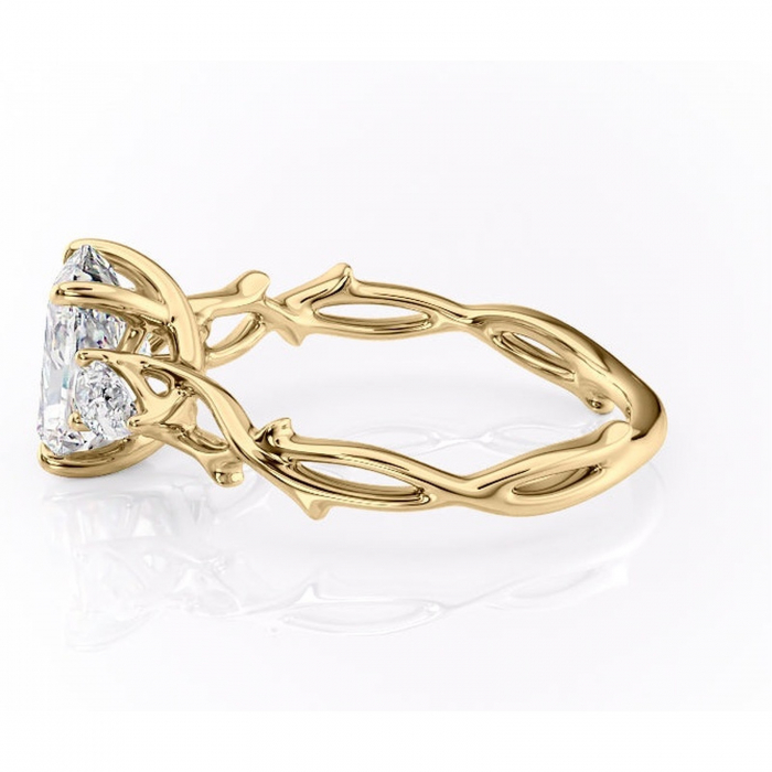 Inel de logodnă Elira din aur Galben 18kt cu moissanite tăietură radiantă – Montură cu trei pietre rafinată pentru profil mediu | Personalizează și configurează gratuit online [6]